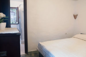 8.Ogni camera da letto è dotata di armadio a muro.